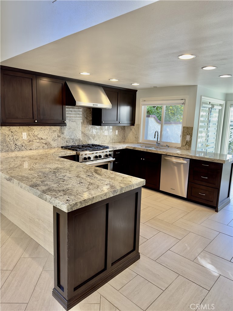 43 Beachcomber Drive Property Photo 1