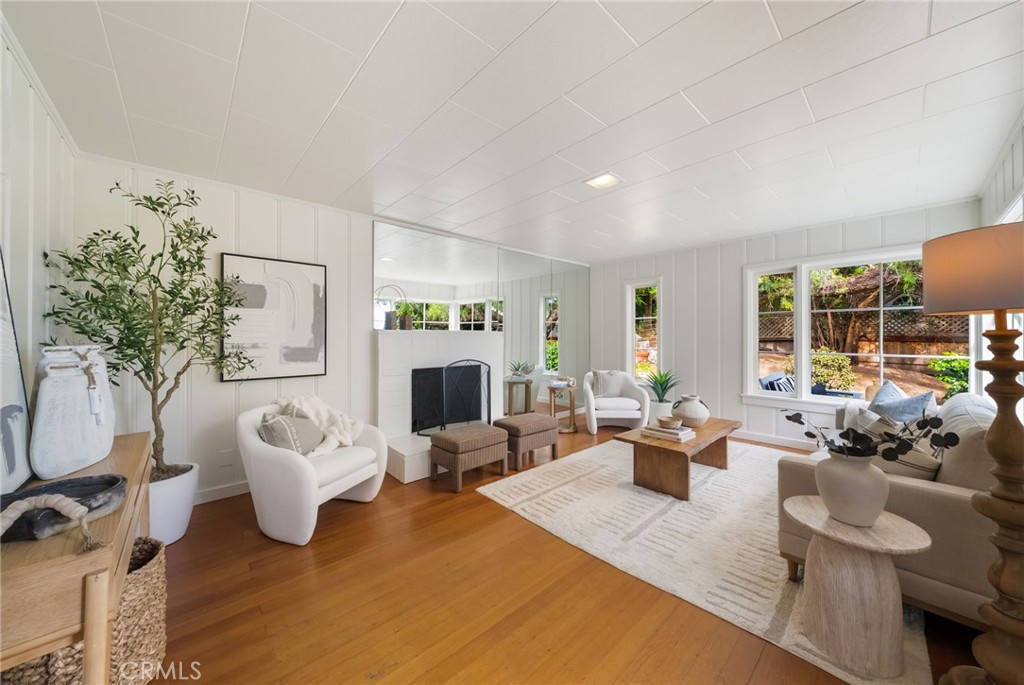 477 Hill Property Photo 7