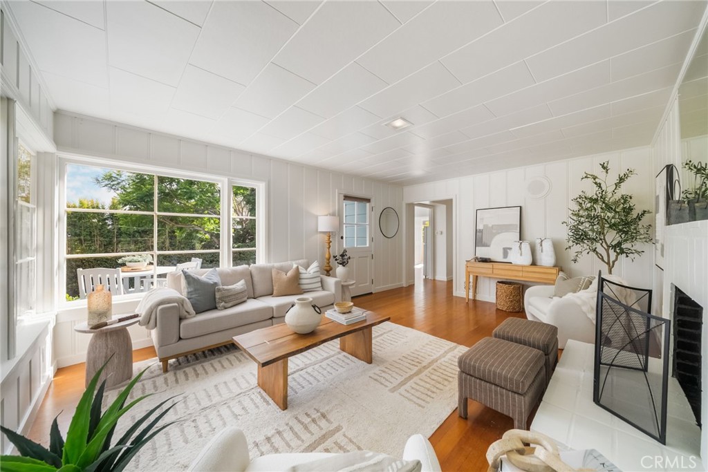 477 Hill Property Photo 8