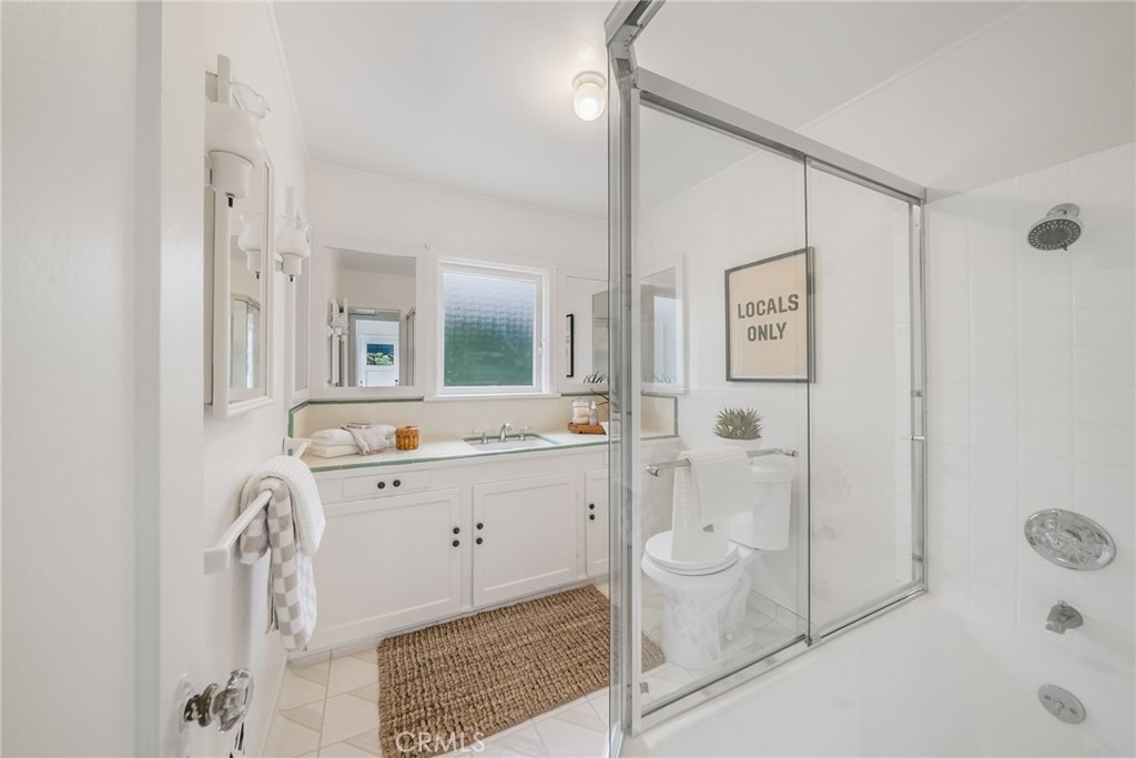 477 Hill Property Photo 18