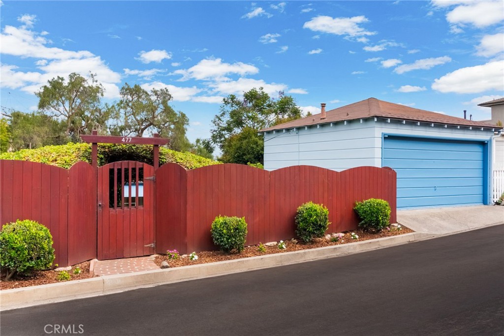 477 Hill Property Photo 33