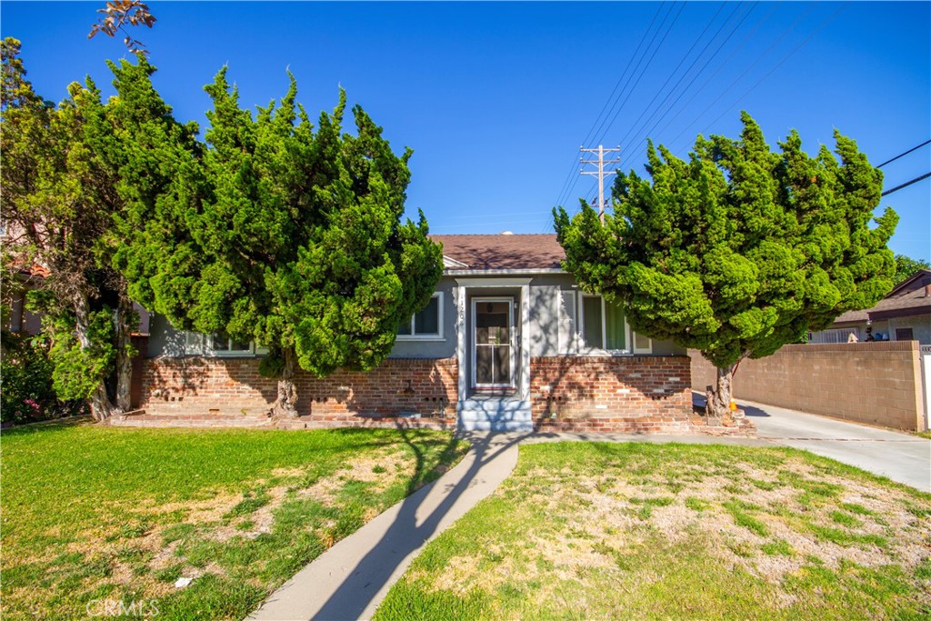 11208 Dalwood Property Photo 1