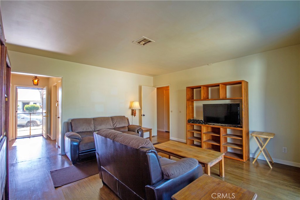 11208 Dalwood Property Photo 14