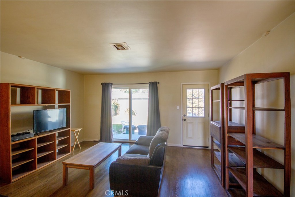 11208 Dalwood Property Photo 15