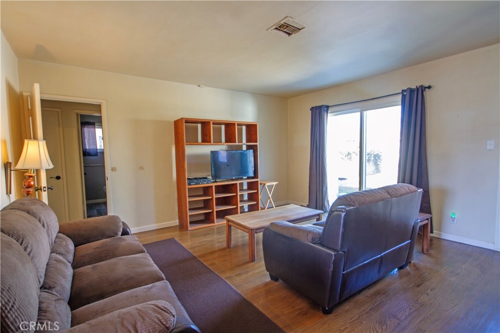 11208 Dalwood Property Photo 16