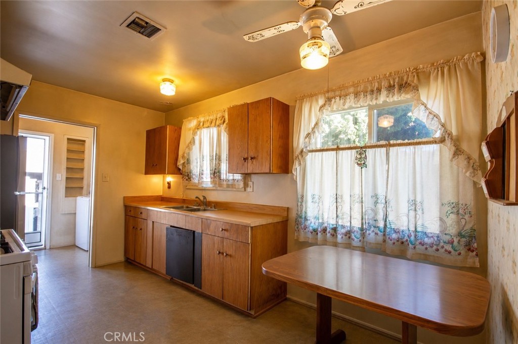 11208 Dalwood Property Photo 22
