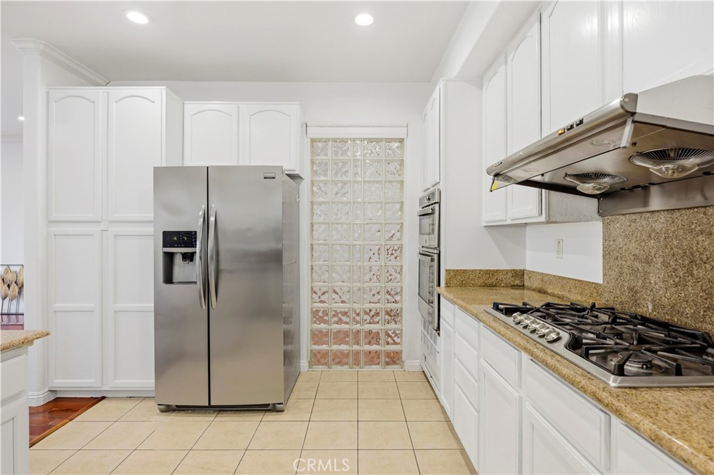 19115 Breckelle Property Photo 8