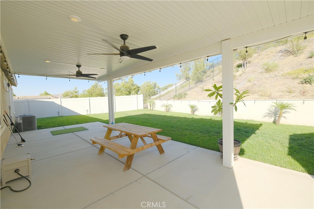 4096 Elderberry Property Photo 30