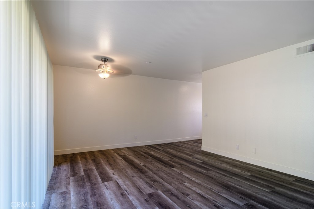 15406 Jackson 10 Property Photo 3