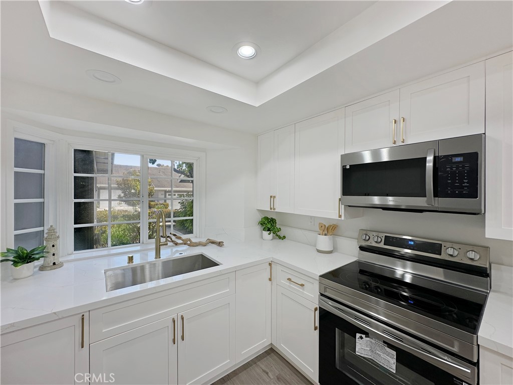 3334 Calle La Veta Property Photo 13
