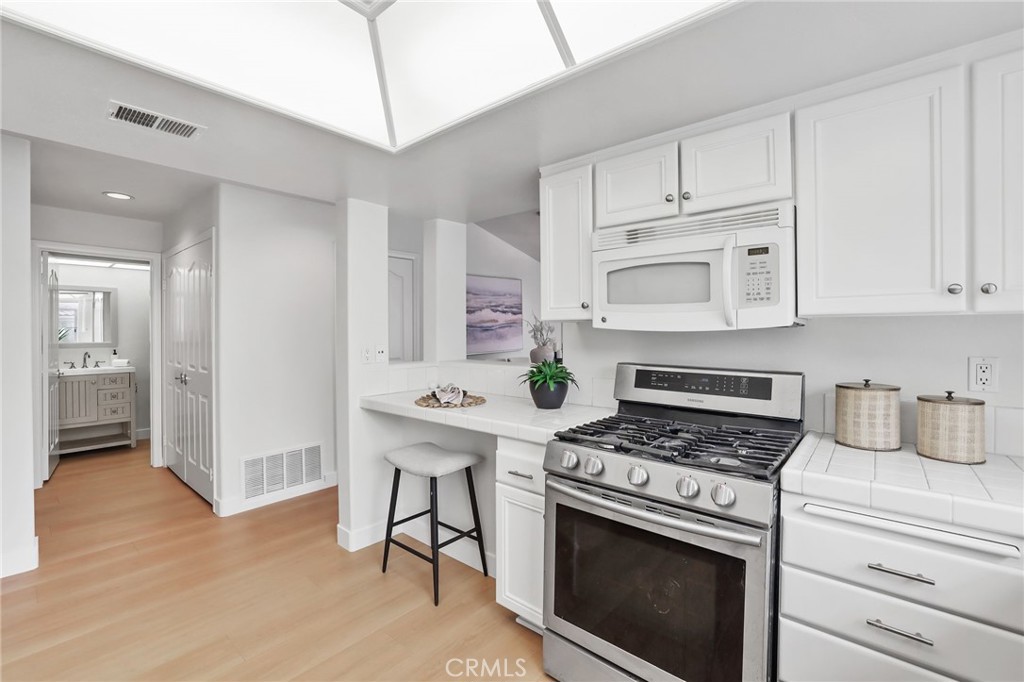 54 Pamplona Property Photo 10