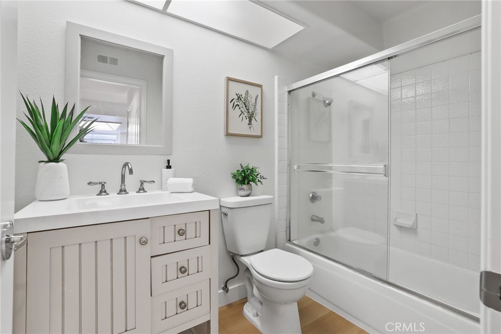 54 Pamplona Property Photo 22