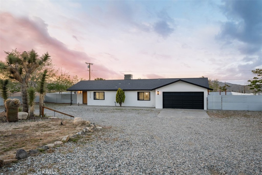 60468 Latham Trail Property Photo 2
