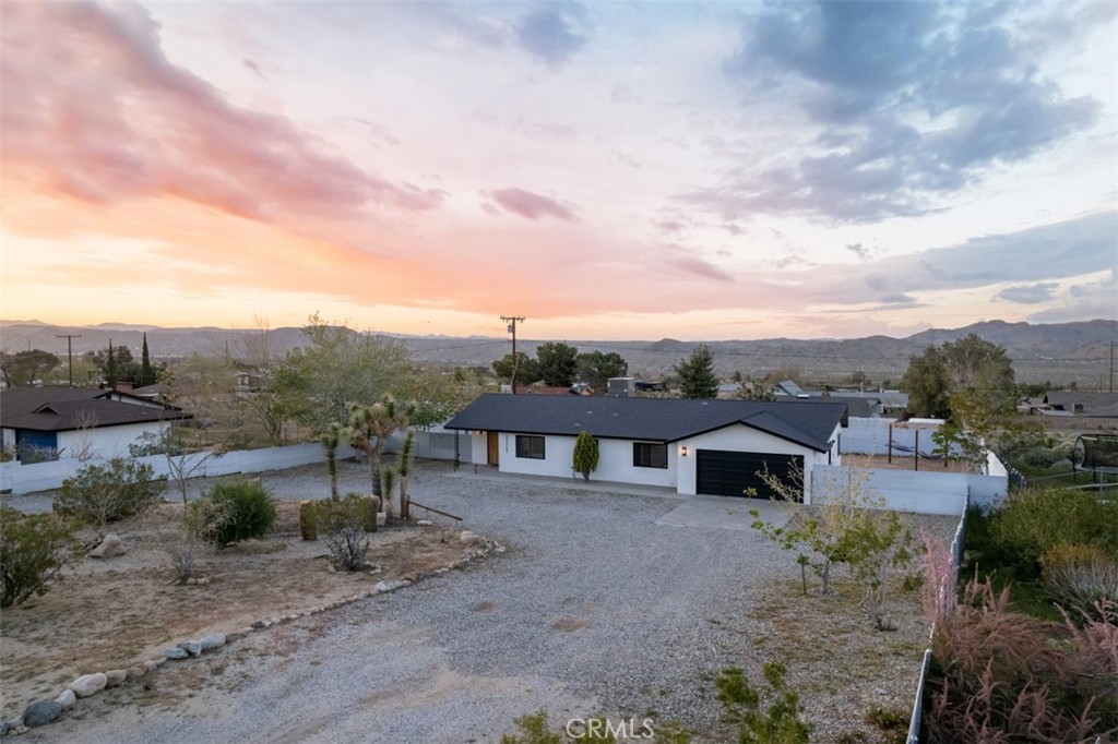60468 Latham Trail Property Photo 3