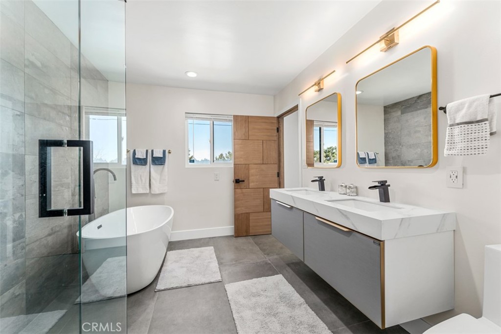 60468 Latham Trail Property Photo 19