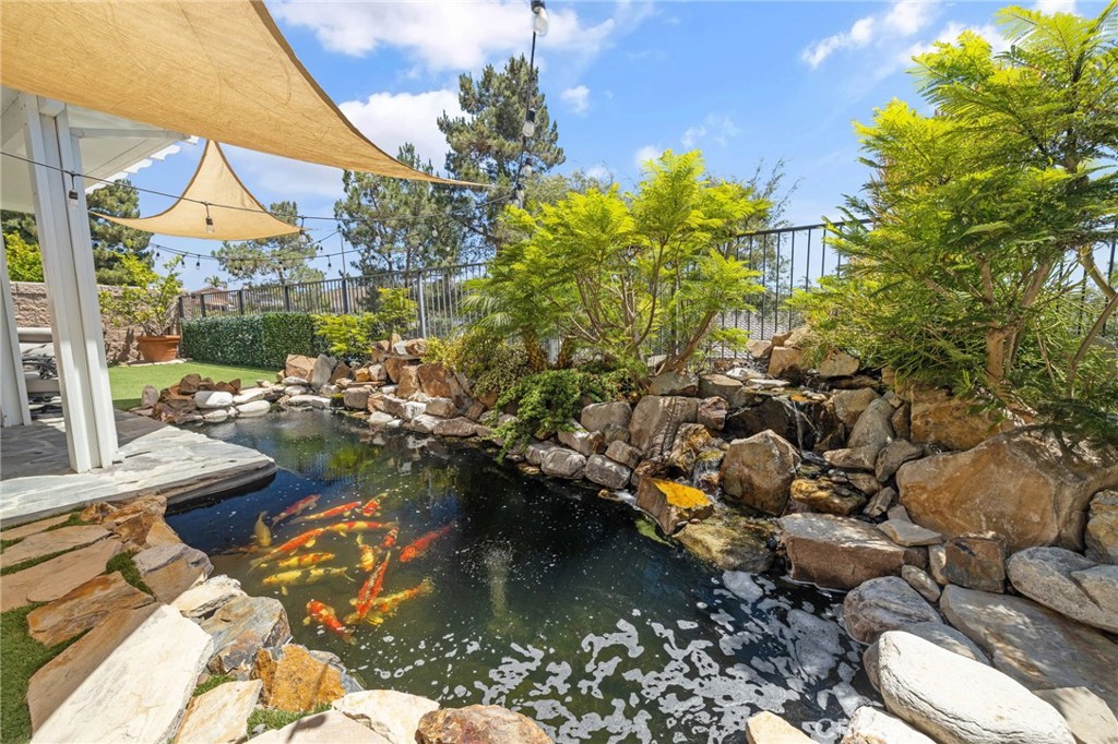 14 Helmcrest Property Photo 22