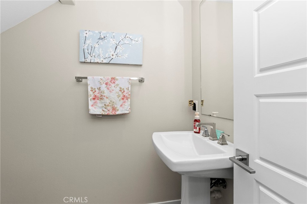 291 Carmine Property Photo 6