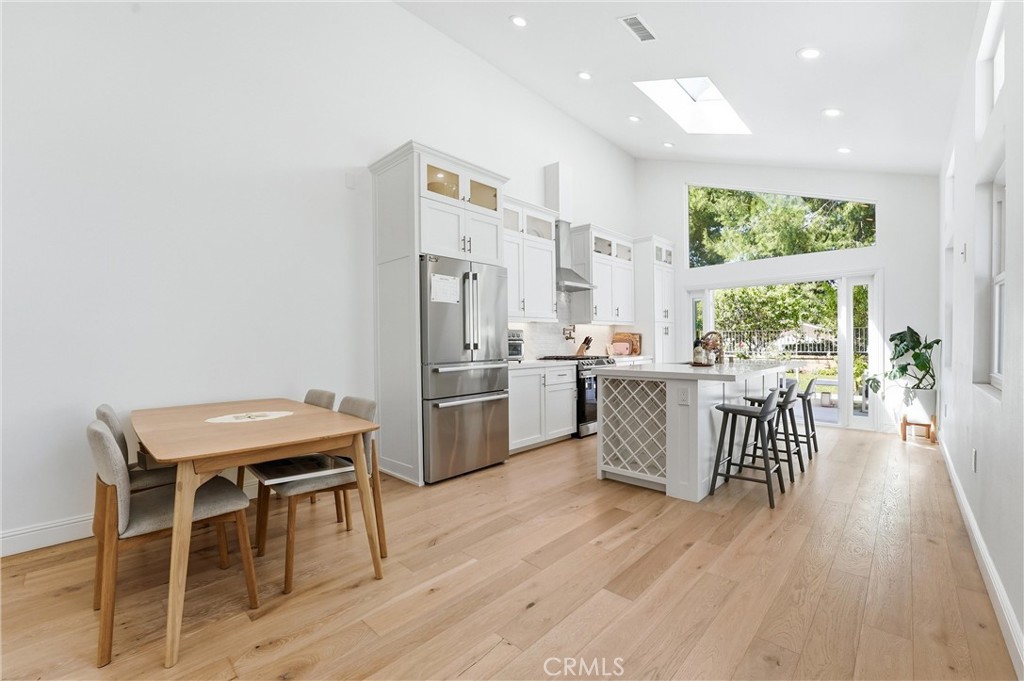 28435 Ronea Property Photo 5
