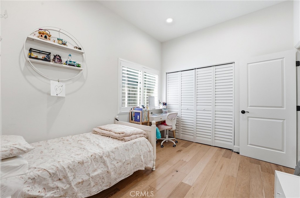 28435 Ronea Property Photo 12