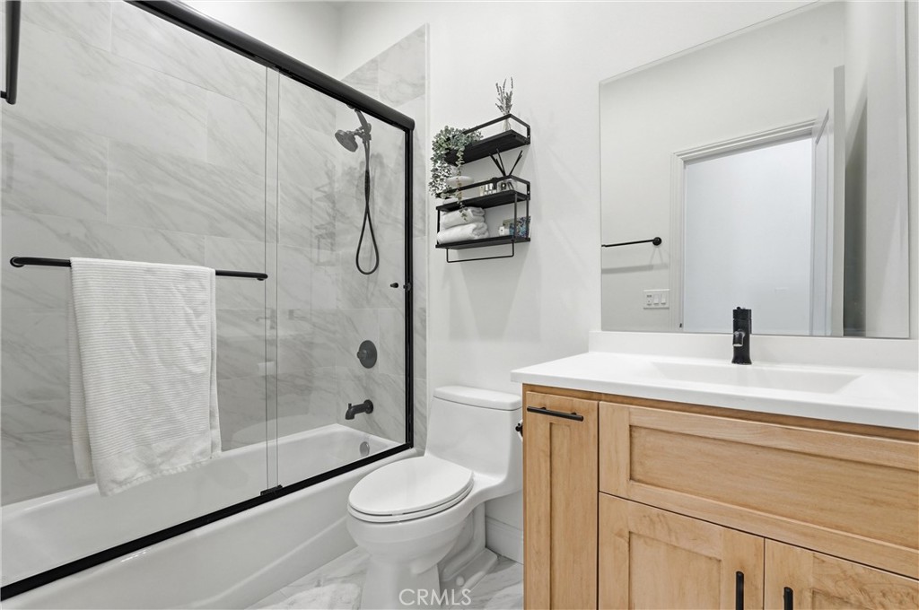 28435 Ronea Property Photo 13