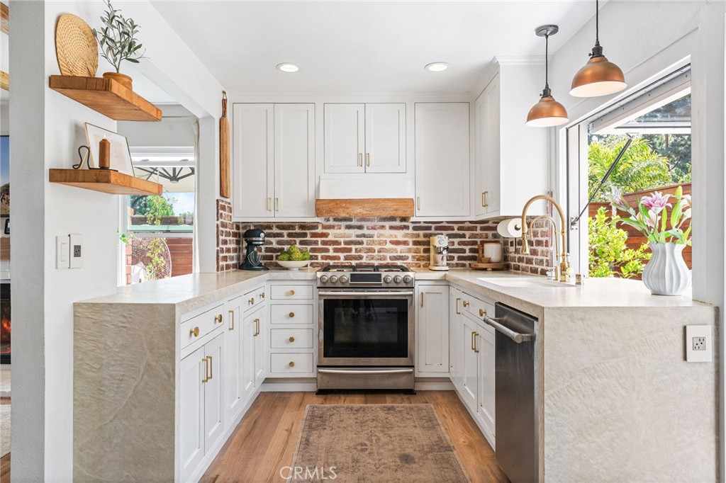25566 Via Del Rey Property Photo 8