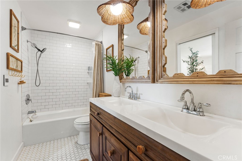 25566 Via Del Rey Property Photo 17