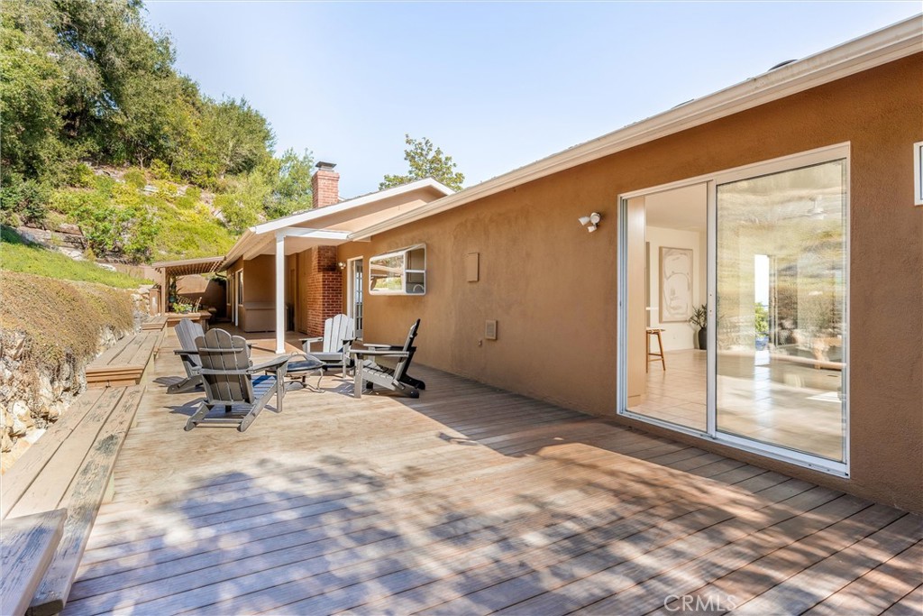 33 Loma Media Road Property Photo 27