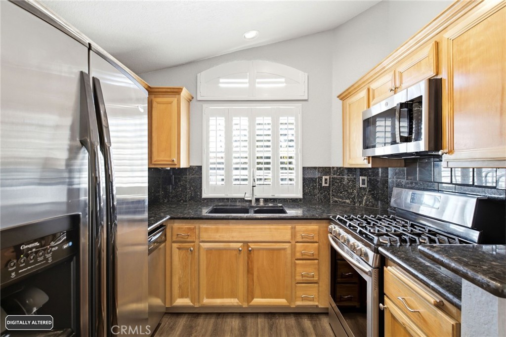 2 Carmesi Property Photo 14