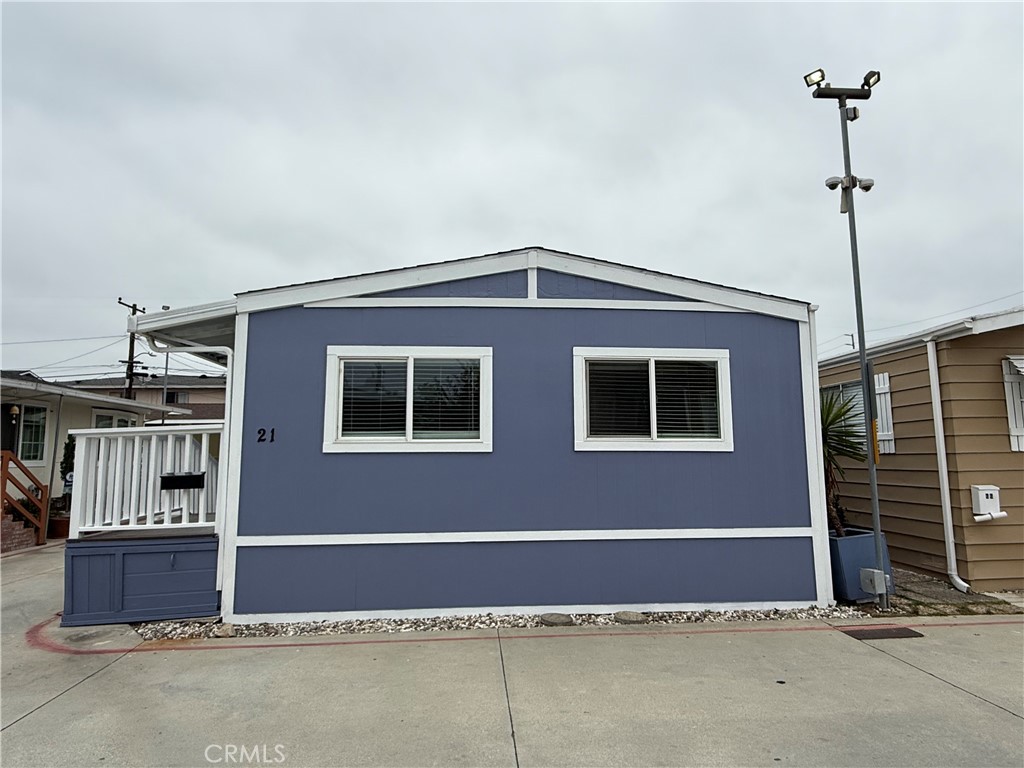 1741 Pomona Avenue 21 Property Photo 1