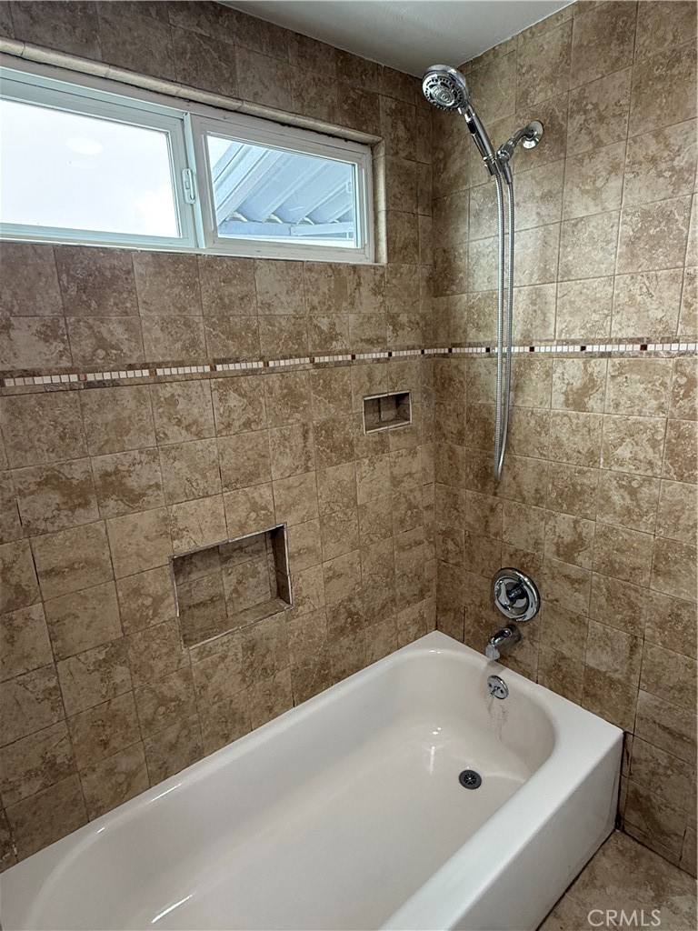1741 Pomona Avenue 21 Property Photo 6