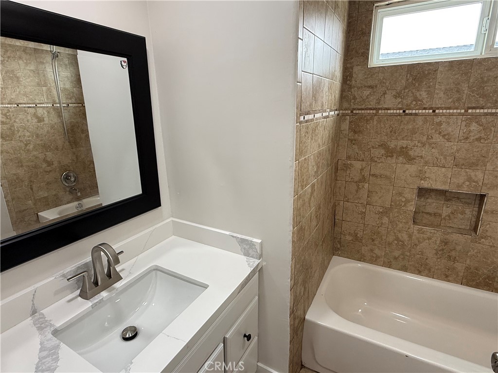 1741 Pomona Avenue 21 Property Photo 7