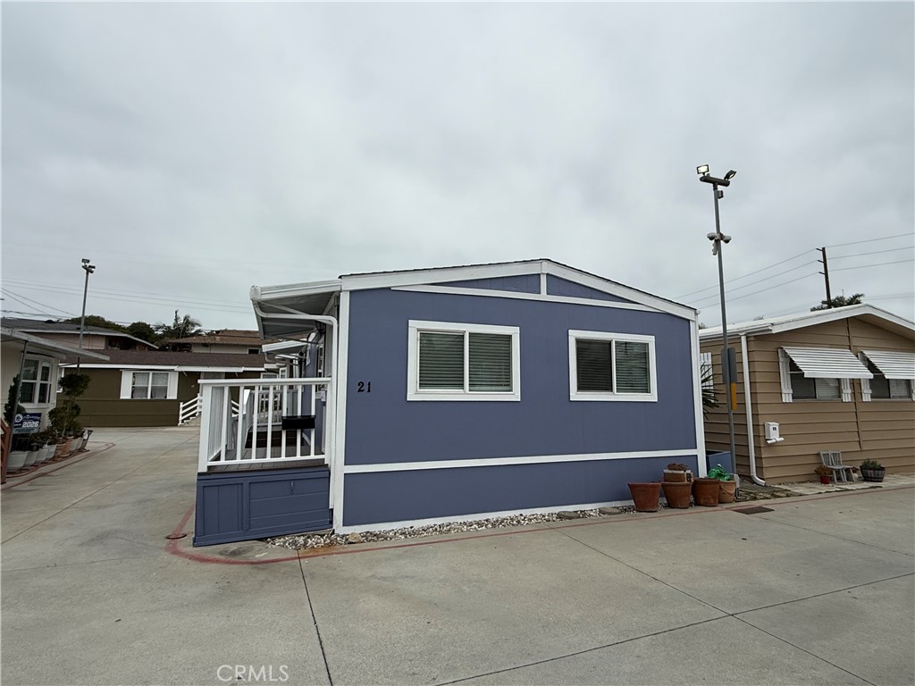 1741 Pomona Avenue 21 Property Photo 12