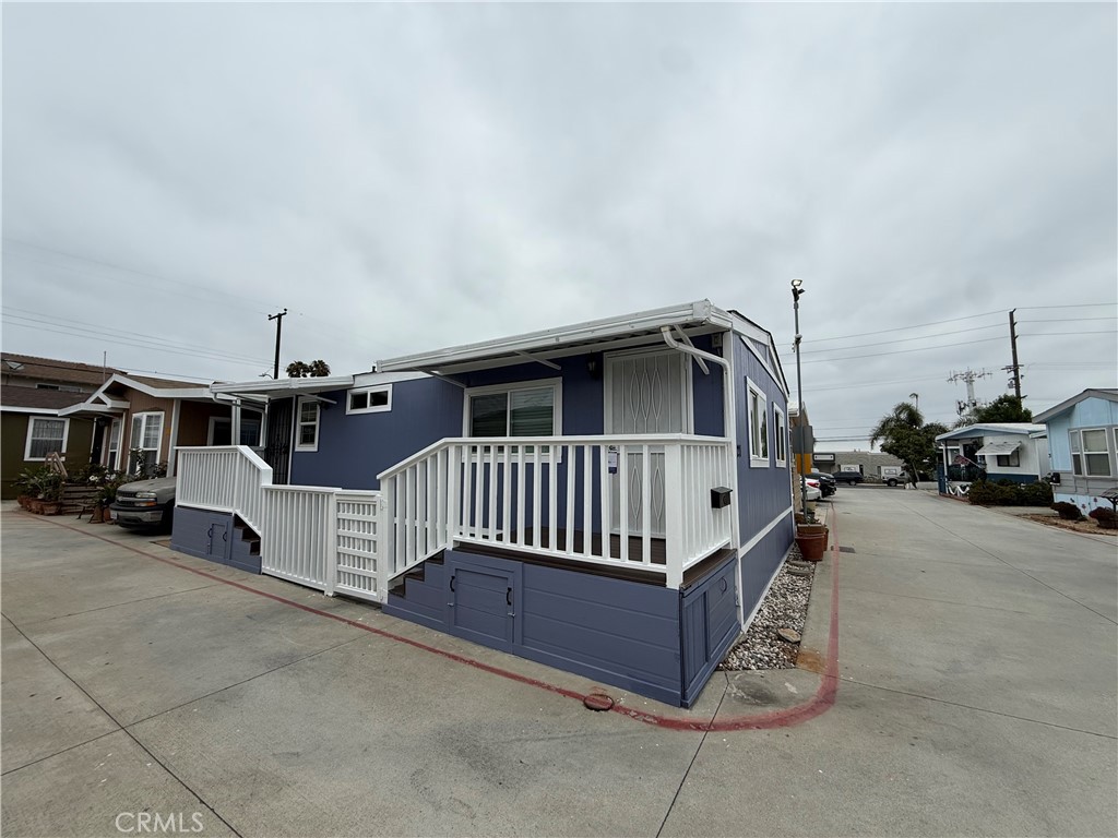 1741 Pomona Avenue 21 Property Photo 13