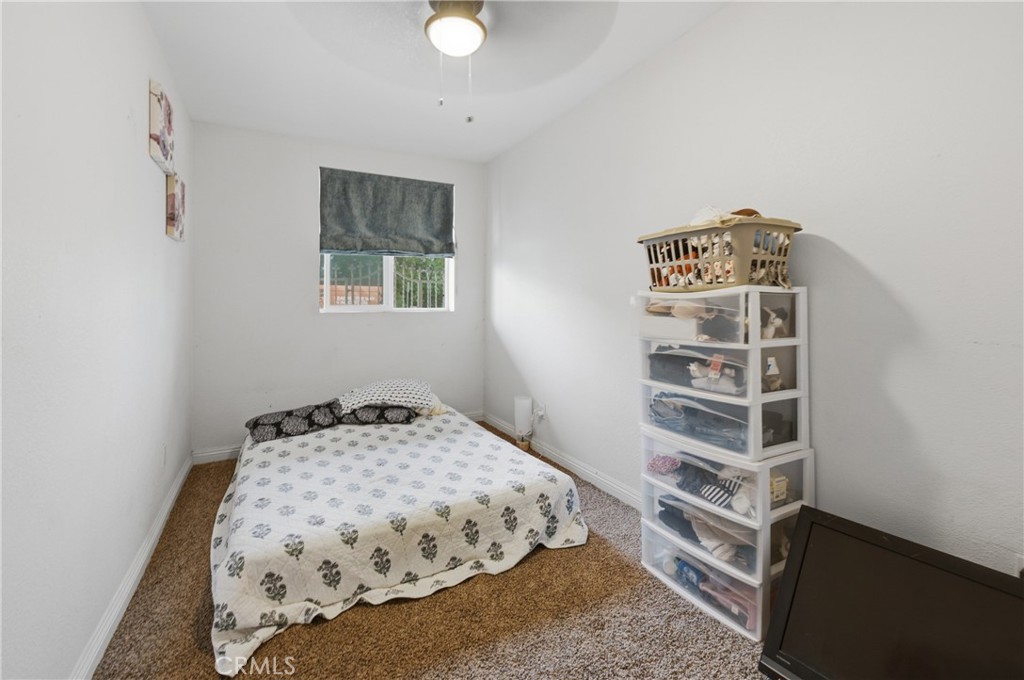 411 S Hewes St Property Photo 11