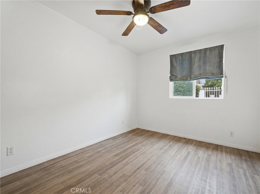 411 S Hewes St Property Photo 15