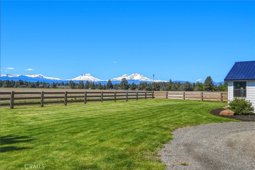 17186 Highway 126 Property Photo 8
