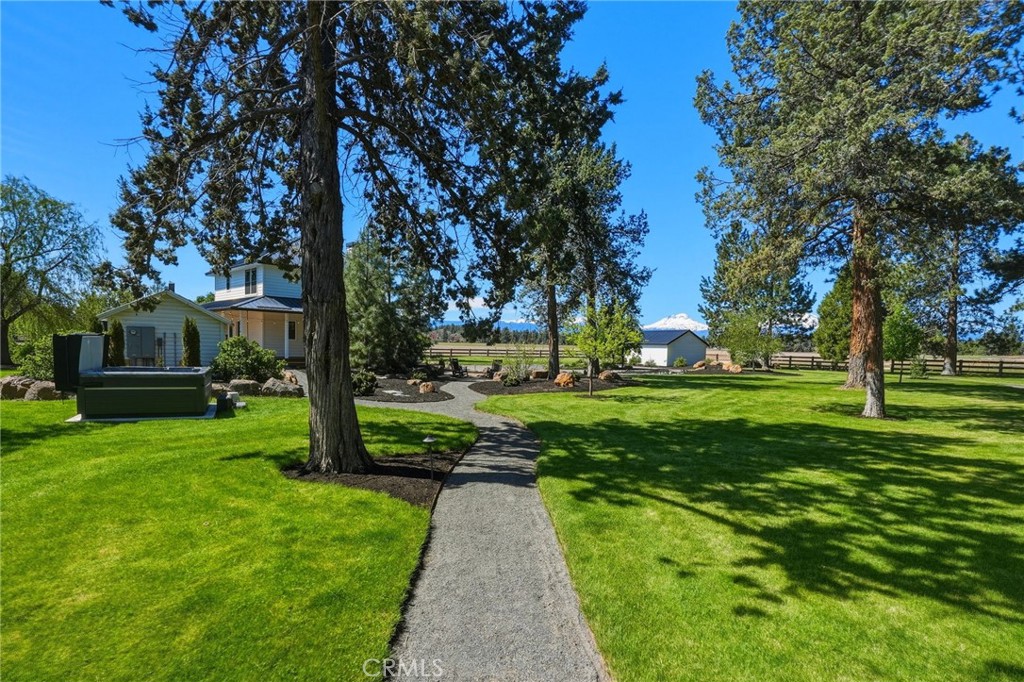 17186 Highway 126 Property Photo 11