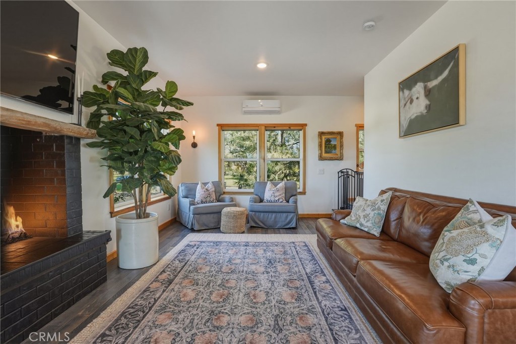 17186 Highway 126 Property Photo 12