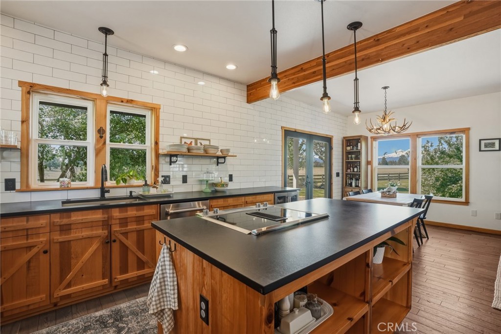 17186 Highway 126 Property Photo 16