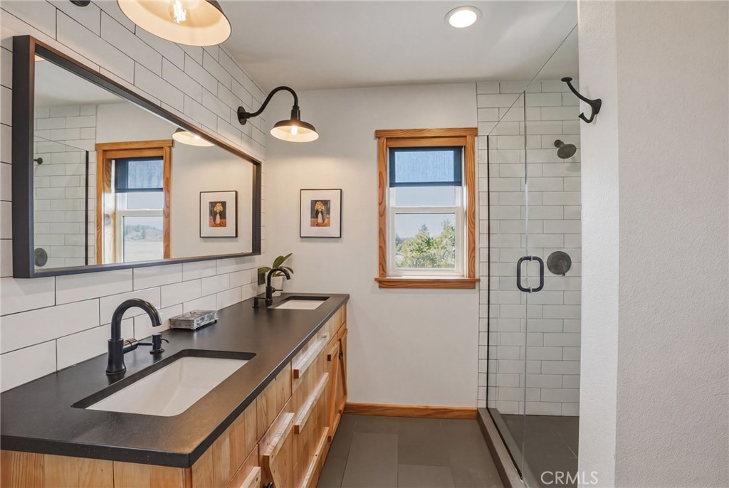 17186 Highway 126 Property Photo 25