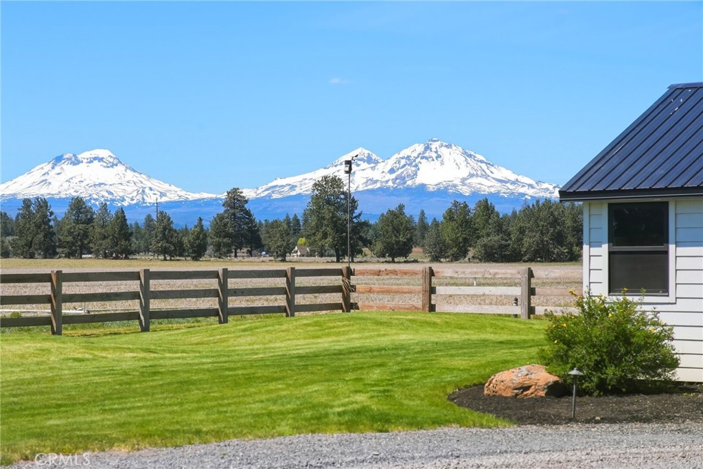 17186 Highway 126 Property Photo 36