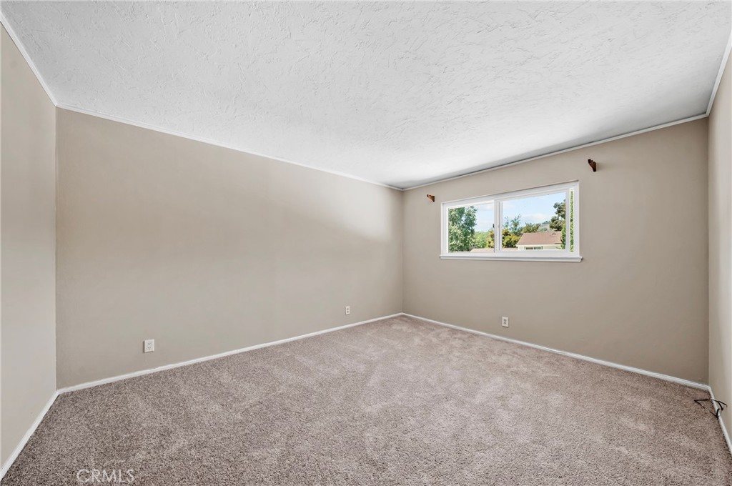29616 Oakwood Ct Property Photo 28