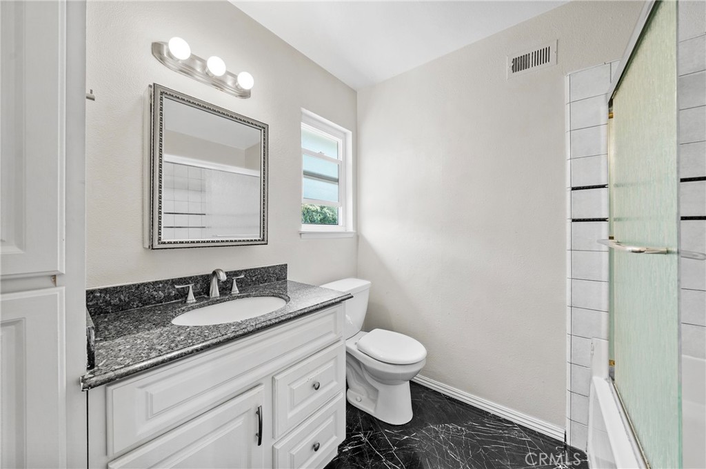 29616 Oakwood Ct Property Photo 31
