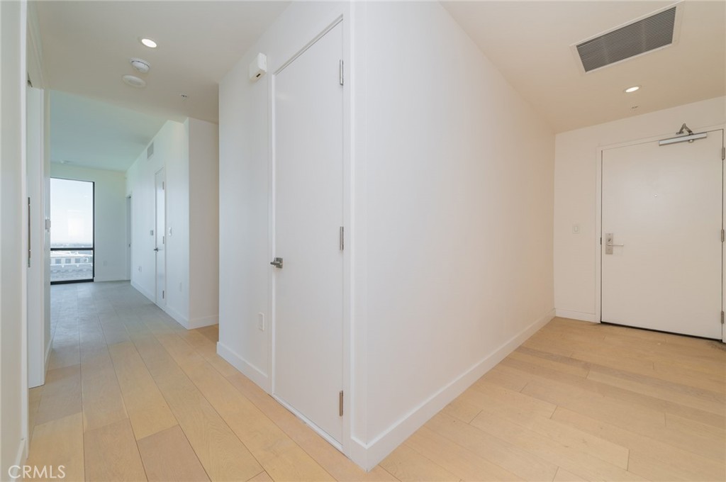 400 S Broadway S 1203 Property Photo 3