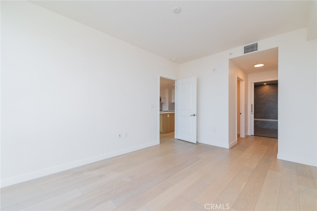 400 S Broadway S 1103 Property Photo 6