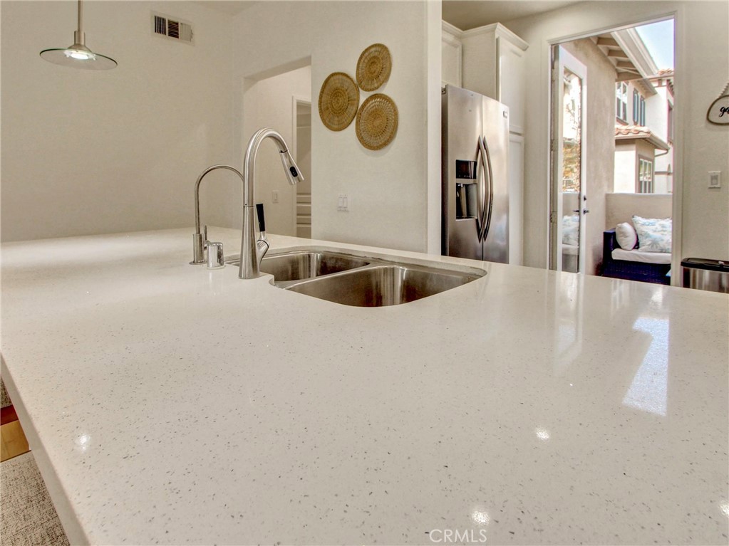 8056 Torino Property Photo 17
