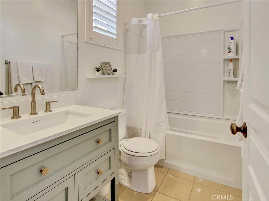 8056 Torino Property Photo 35