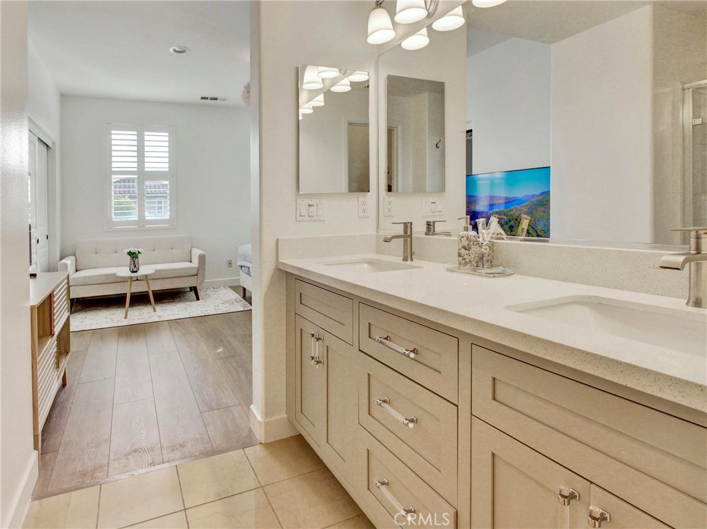 8056 Torino Property Photo 44