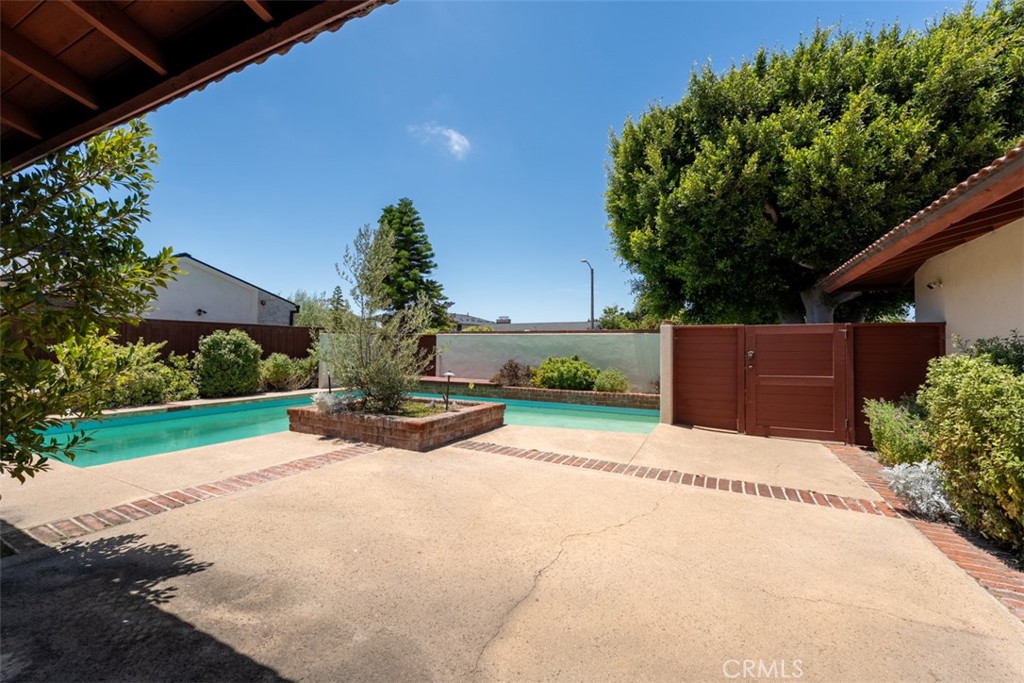 1842 Santiago Property Photo 8