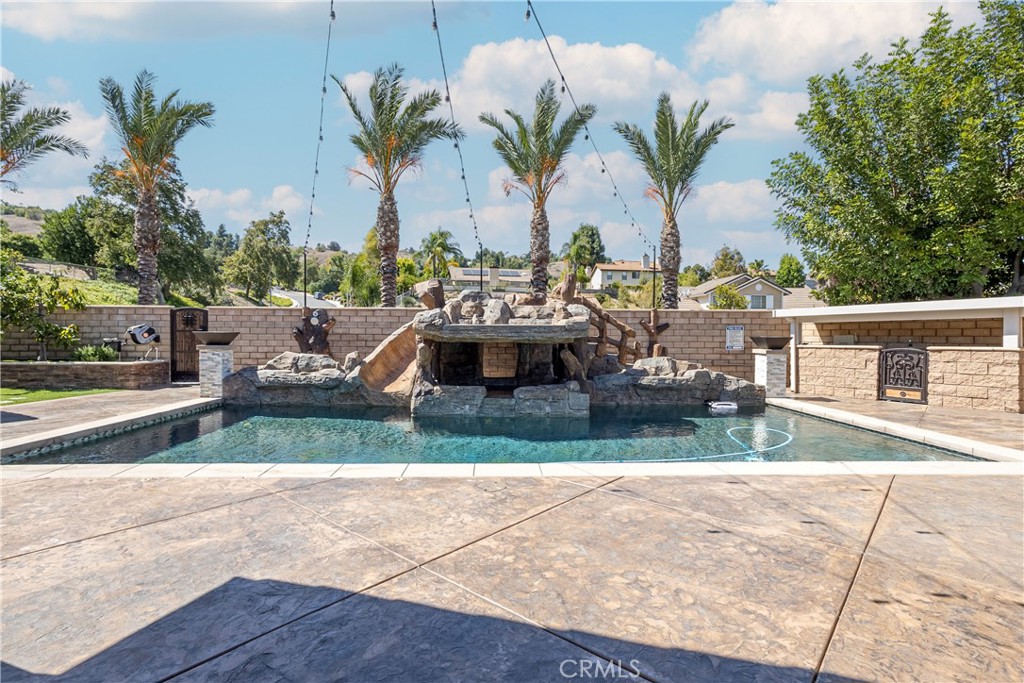 20149 Stanford Court Property Photo 1